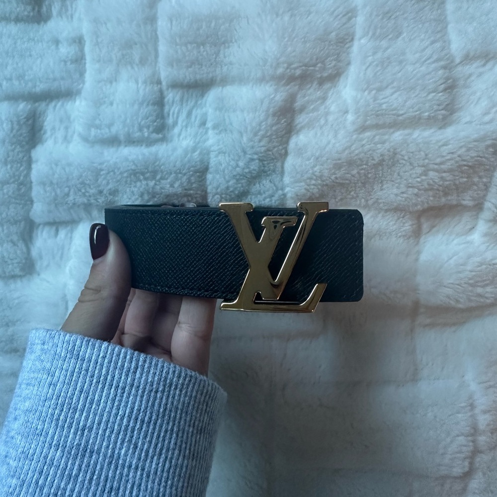 Authentic Louis Vuitton Reversible belt
